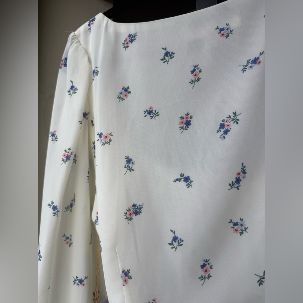 Backyard Roses Shelly Top Size Medium NWT - Picture 13 of 15